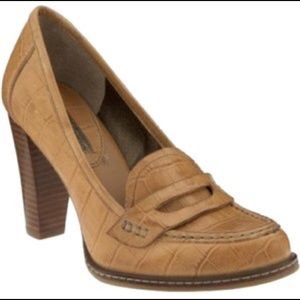 New in original box - never used Banana Republic Parker Heels size 9